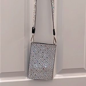 Jacqueline Kent royal ice cellphone crossbody - white diamond . Brand new !